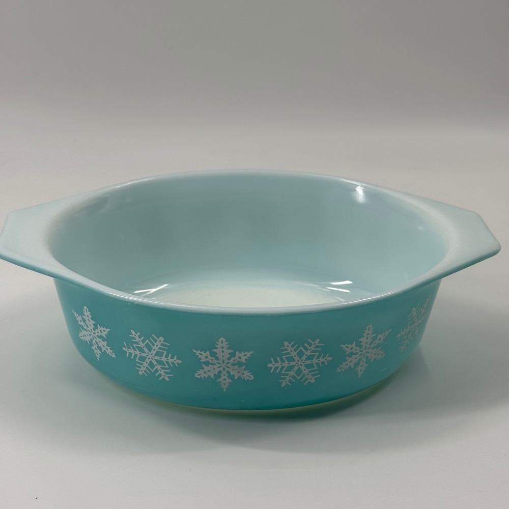 Vintage Pyrex 043 Snowflake Blue 1.5 Qt Oval Casserole Dish Turquoise White